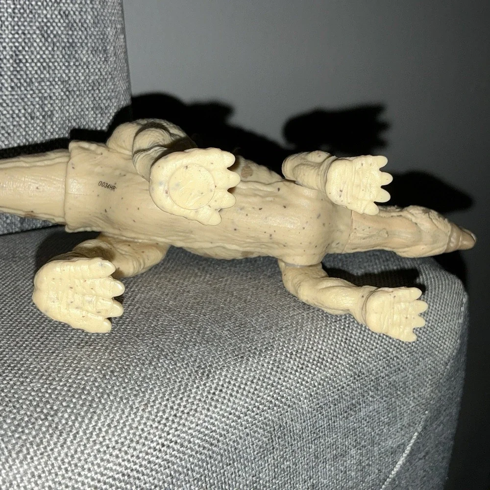 Jurassic World Epic Evolution Strike Attack Tuojiangosaurus Figure 2023